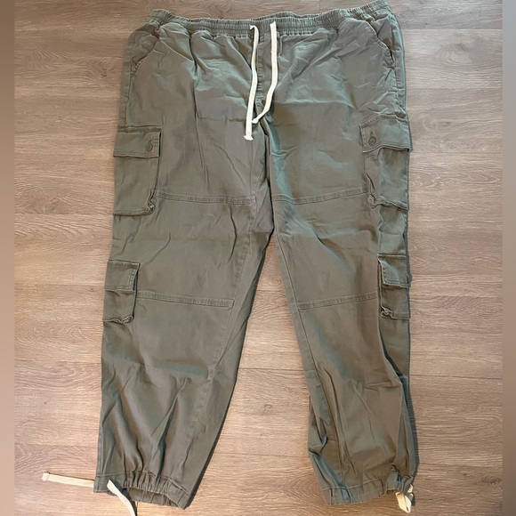No Boundaries Other - Plus size 3XL adjustable cargo pants